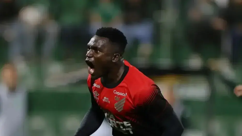 Athletico vence Inter com falhas e pressiona rival no Z4