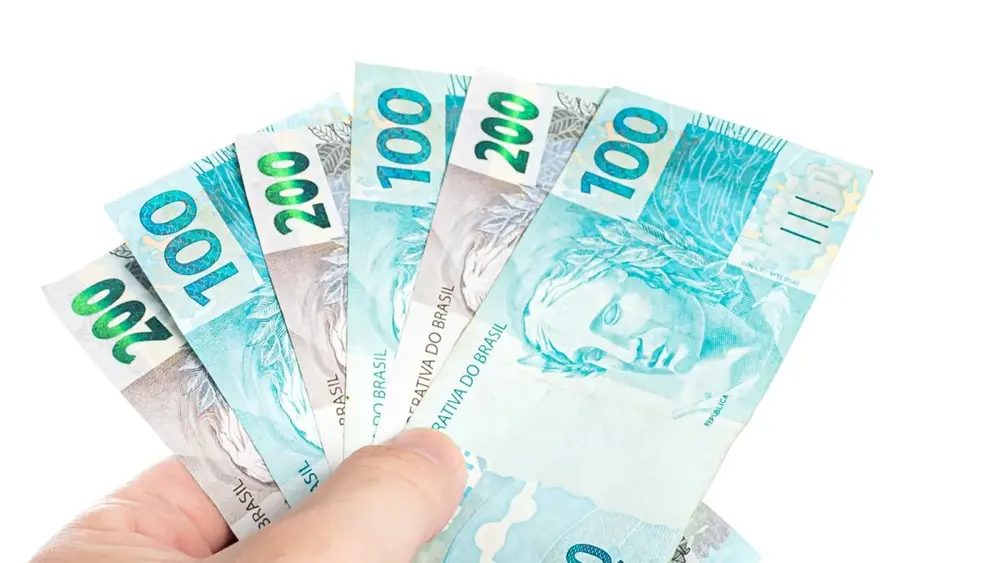 Bancos endurecem crédito e elevam provisões ante alta dos calotes