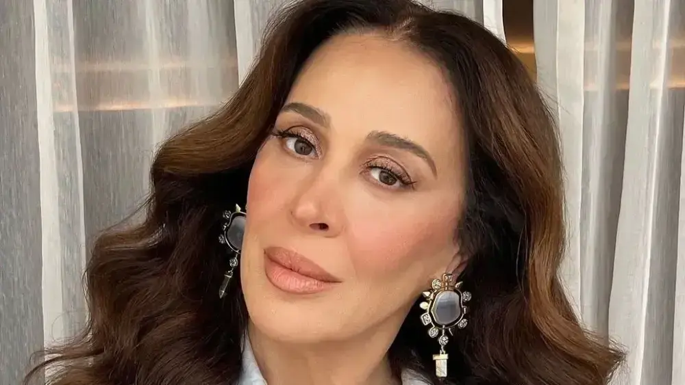 Claudia Raia relembra boatos de HIV e se arrepende de apoio a Collor