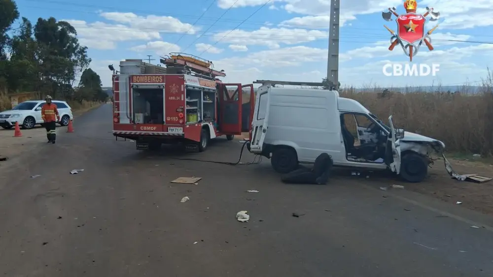 Colisão entre carros deixa 4 feridos em Sobradinho, no DF