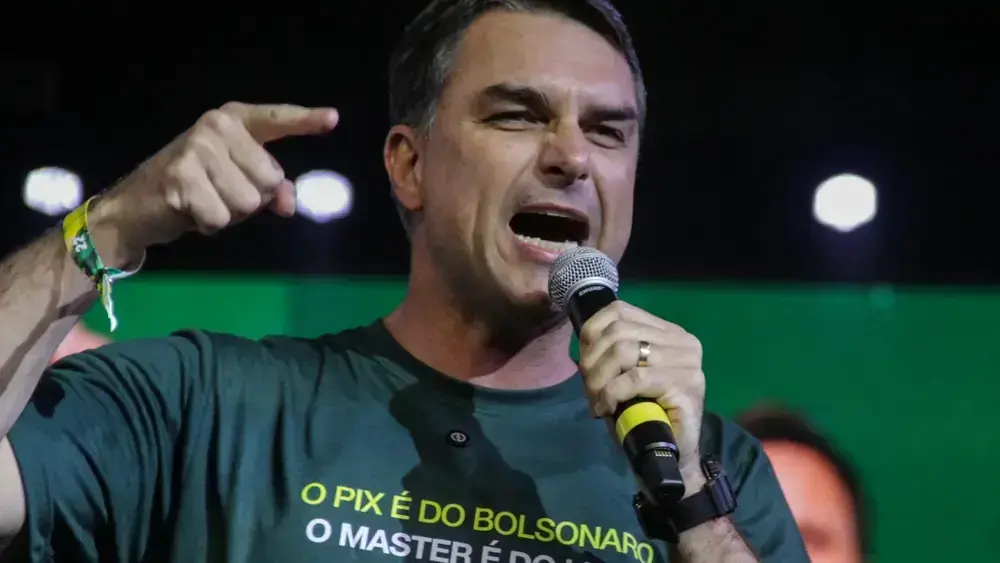 Flávio Bolsonaro espera apoio de federação União-PP