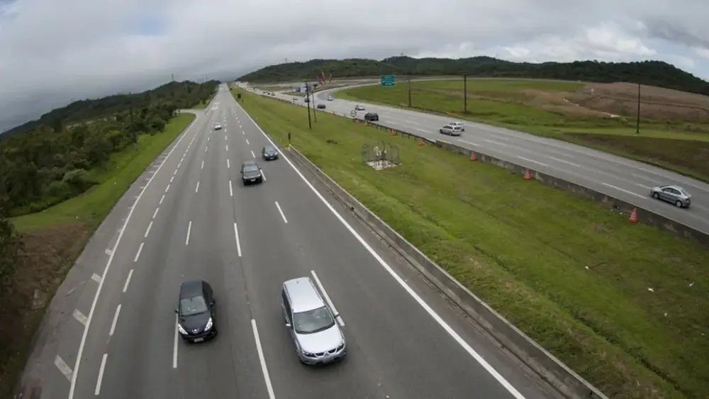 Governo reduz leilões de rodovias para 10 em 2026