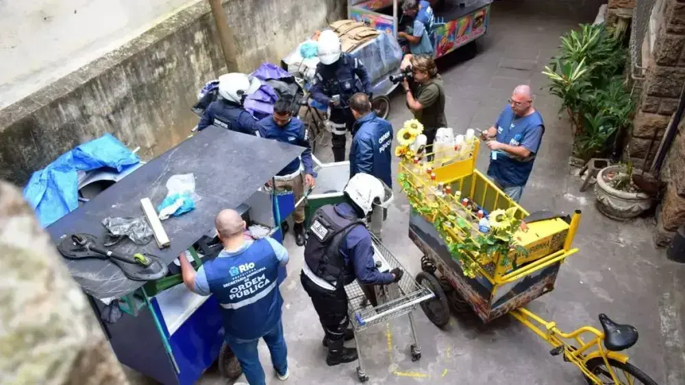 Rio interdita depósitos ilegais e apreende 9 toneladas em Copacabana