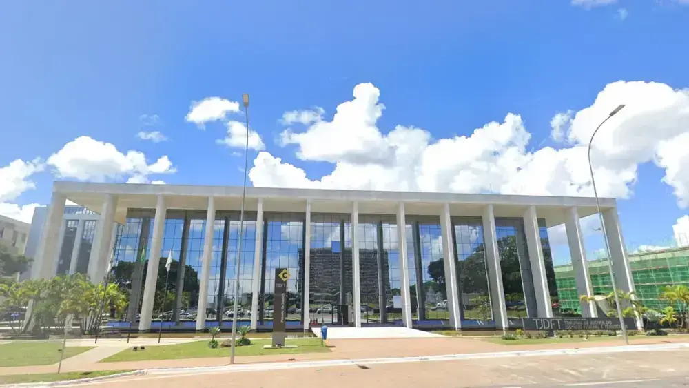 TJDFT condena clínica por laudo de tomografia com erro grave
