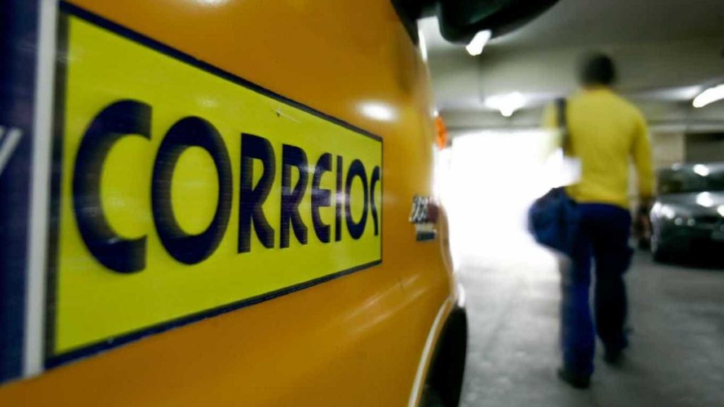Durigan prevê déficit de R$ 10 bi nos Correios em 2026
