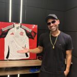 Lar da Bondade rifa camisa do Flamengo autografada
