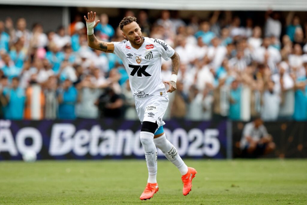 Neymar marca, Santos vence Bragantino e deixa o Z4