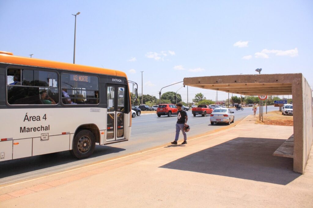 Queda de 52% nos roubos em ônibus do DF em 2025