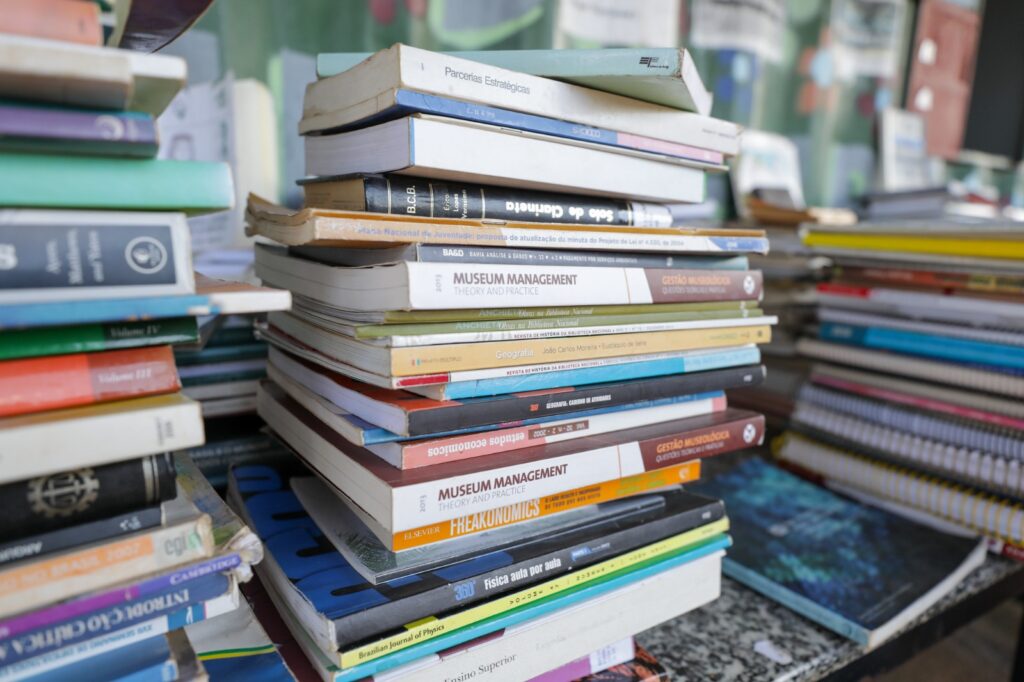 Venda de livros cresce 6,5% em 2025 impulsionada por obras gerais