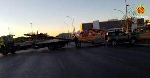 Mulher embriagada bate Land Rover e derruba poste no centro de Brasília