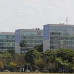 Governo libera servidores mais cedo em dias de jogos do Brasil