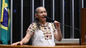 Heloísa Helena se despede da Câmara com discurso emocionado