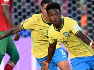 Empate expõe erros de Ancelotti; Vini Jr salva Brasil