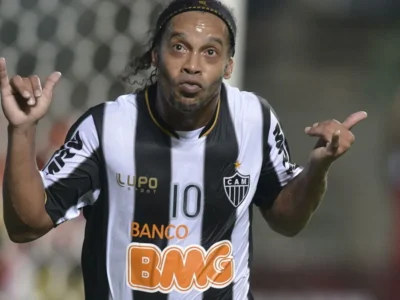 Ronaldinho volta aos gramados aos 46 anos para jogar na 3ª divisão italiana